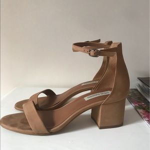 Steve Madden Tan heels